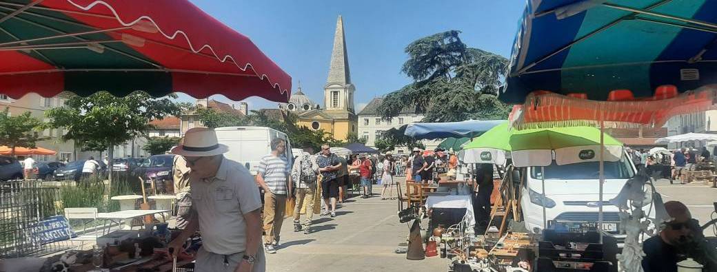 Inscription à la brocante mensuelle de Givry